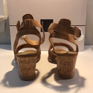 dolce vita lia suede wedge sandal